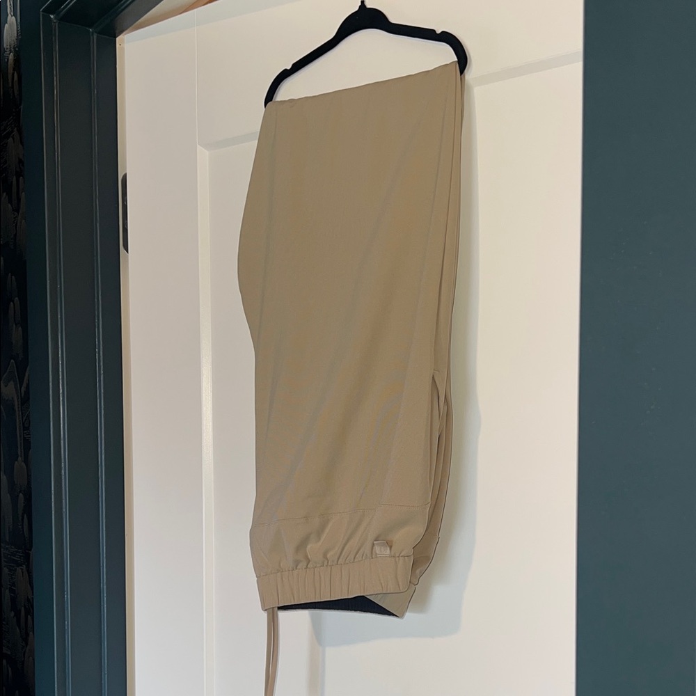 Men's Tan Pants